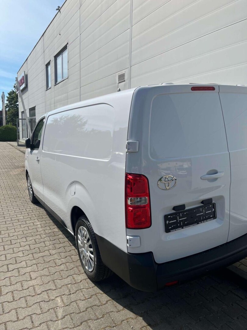 Toyota PROACE